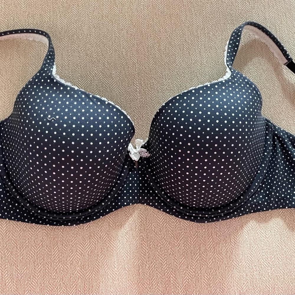Victoria’s Secret, Body by Victoria Lined Demi 32DDD